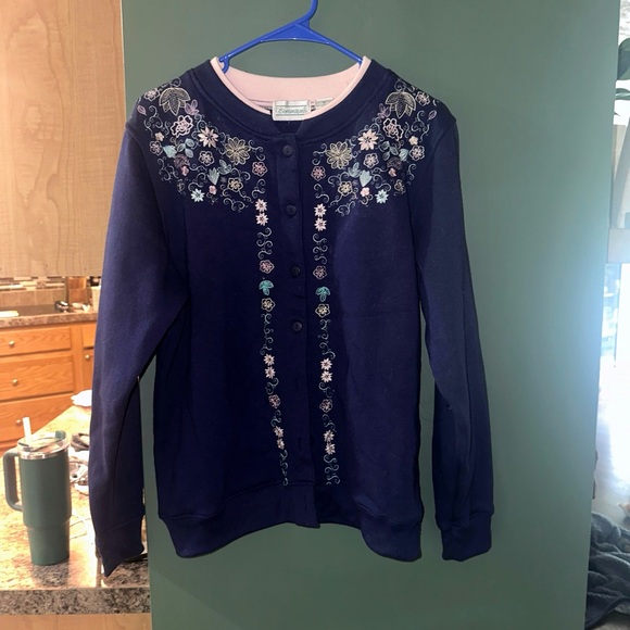Sweater - Picture 1 of 2